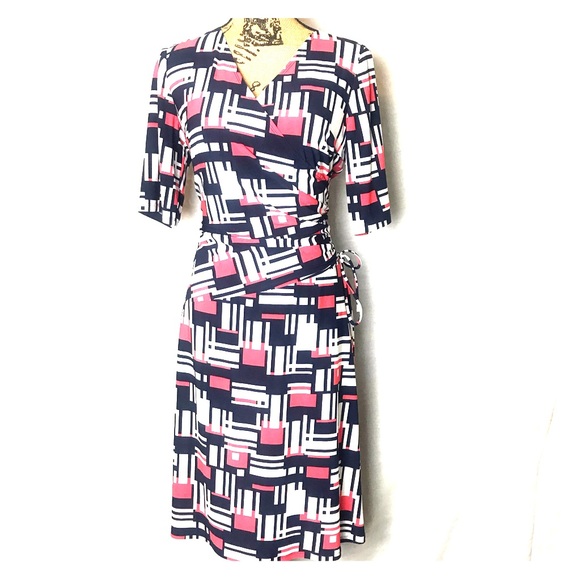 Jones Studio Dresses & Skirts - Jones Studio graphic print faux wrap dress Jones Studio Dresses & Skirts - Jones Studio graphic print faux wrap dress